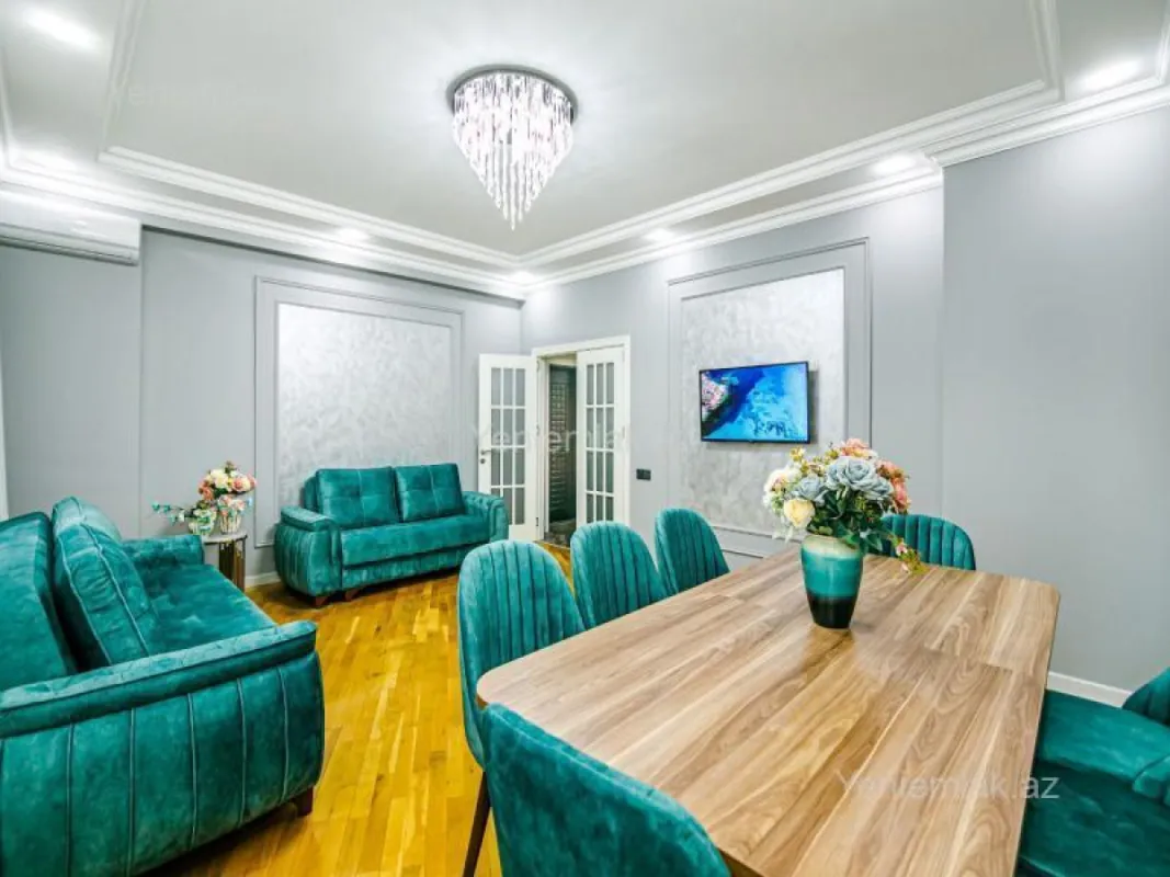 Satılır 7 otaqlı yeni tikili 210 m²