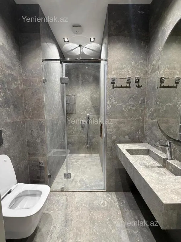 Satılır 3 otaqlı yeni tikili 140 m²