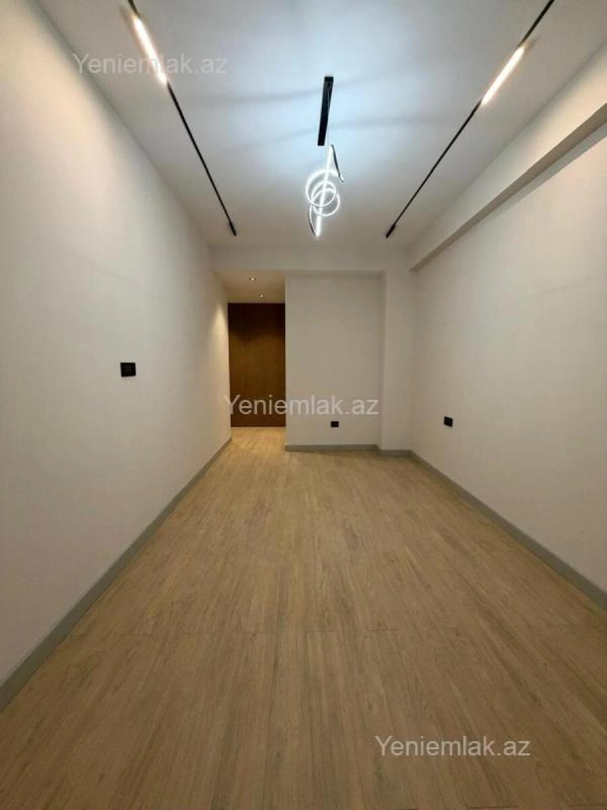 Satılır 3 otaqlı yeni tikili 140 m²