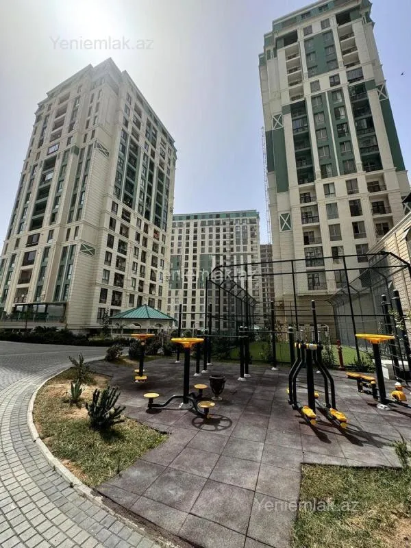 Satılır 3 otaqlı yeni tikili 140 m²