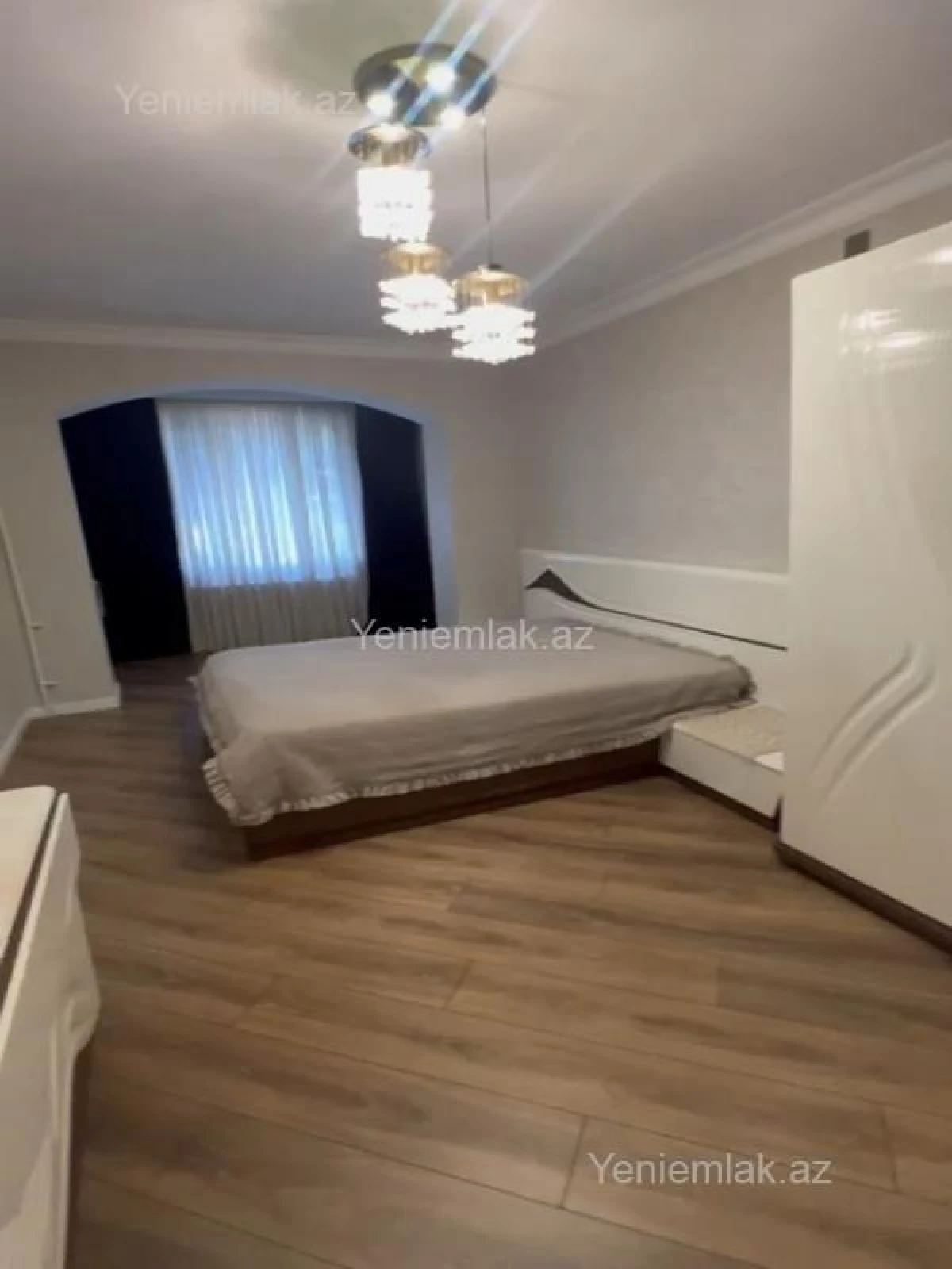Satılır 4 otaqlı köhnə tikili 120 m²