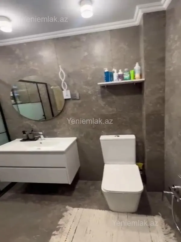 Satılır 4 otaqlı köhnə tikili 120 m²