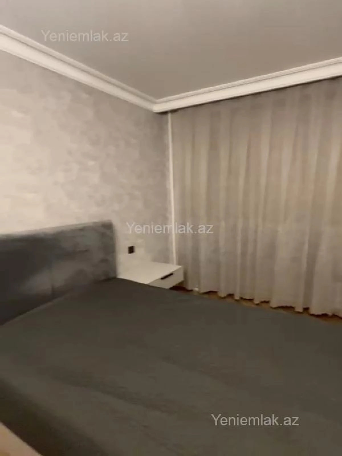 Satılır 4 otaqlı köhnə tikili 120 m²