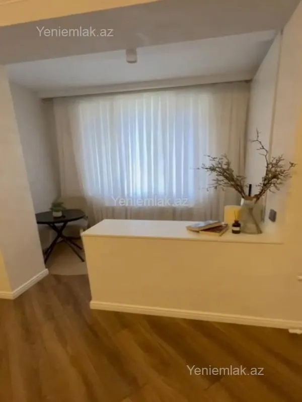 Satılır 4 otaqlı köhnə tikili 120 m²