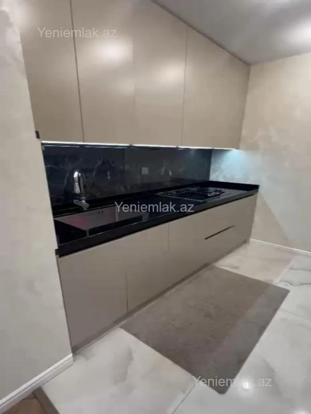 Satılır 4 otaqlı köhnə tikili 120 m²