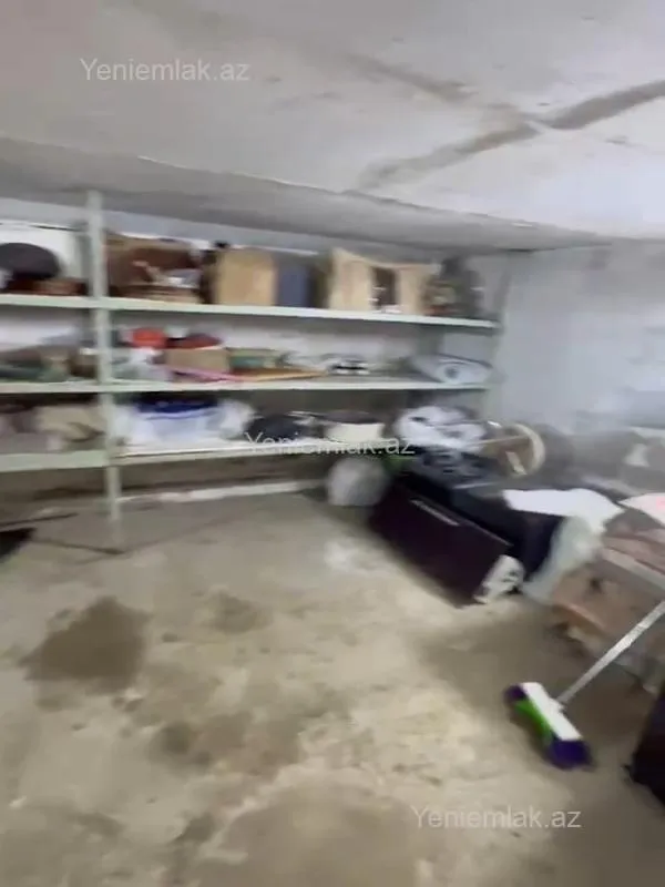 Satılır 4 otaqlı köhnə tikili 120 m²