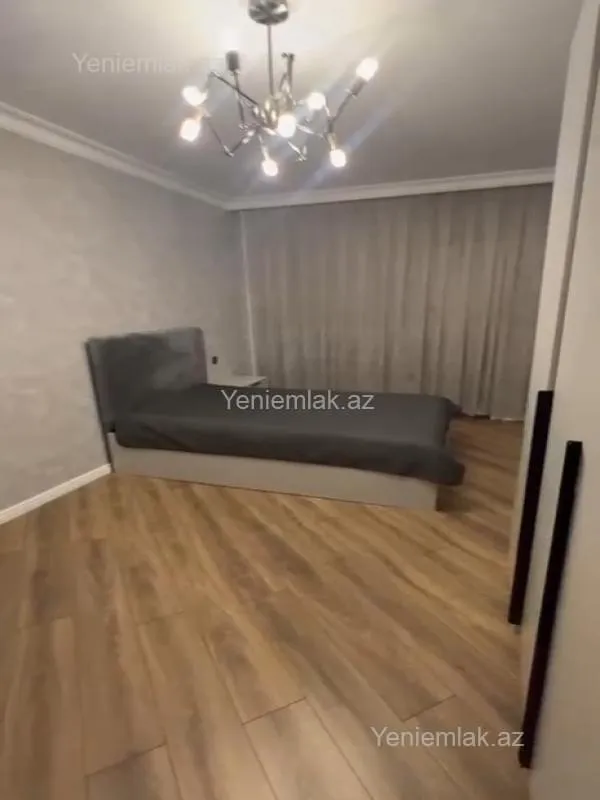 Satılır 4 otaqlı köhnə tikili 120 m²
