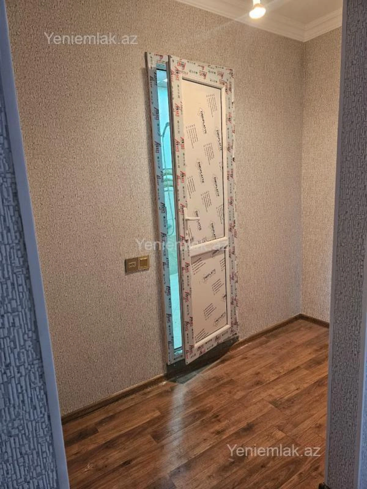 Satılır 3 otaqlı köhnə tikili 85 m²
