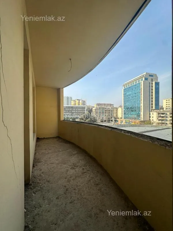 Satılır 5 otaqlı yeni tikili 220 m²