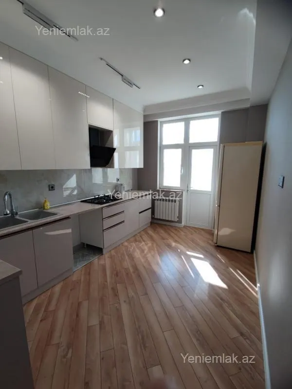 Satılır 3 otaqlı yeni tikili 95 m²