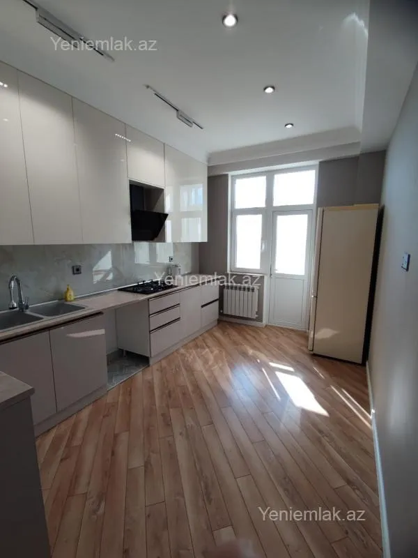 Satılır 3 otaqlı yeni tikili 95 m²
