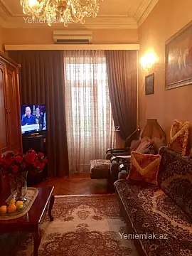Satılır 2 otaqlı köhnə tikili 55 m²