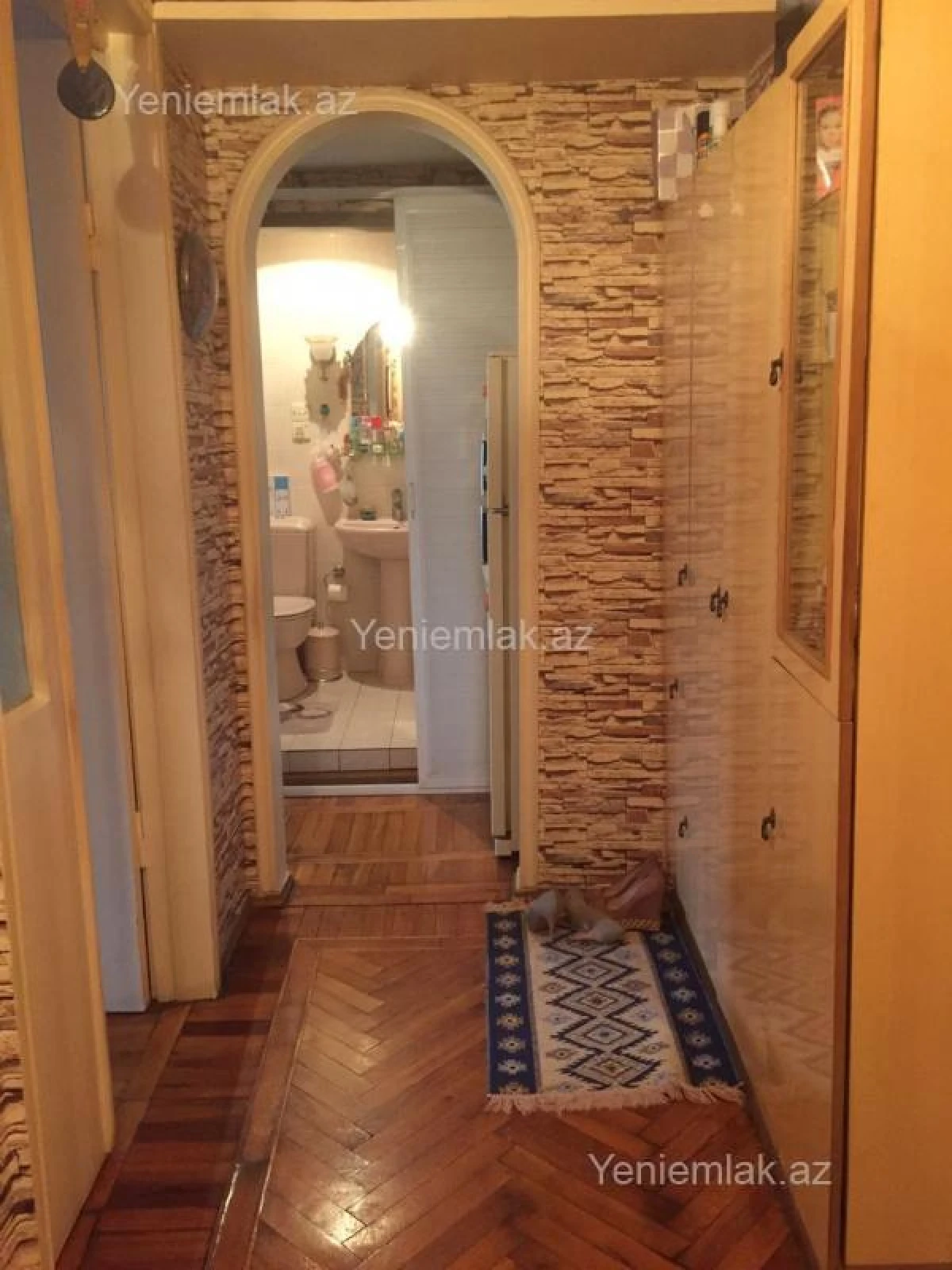 Satılır 2 otaqlı köhnə tikili 55 m²