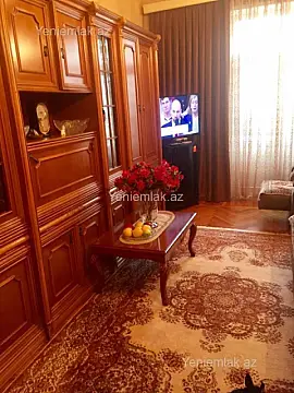 Satılır 2 otaqlı köhnə tikili 55 m²