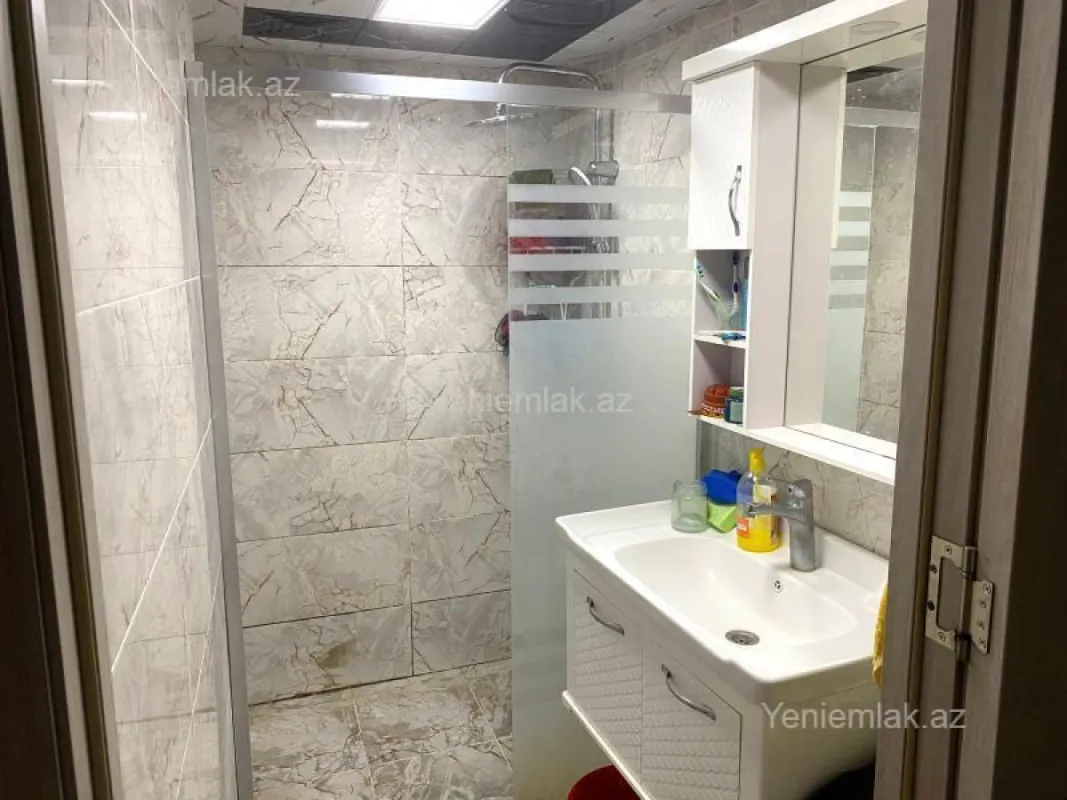 Satılır 3 otaqlı köhnə tikili 90 m²