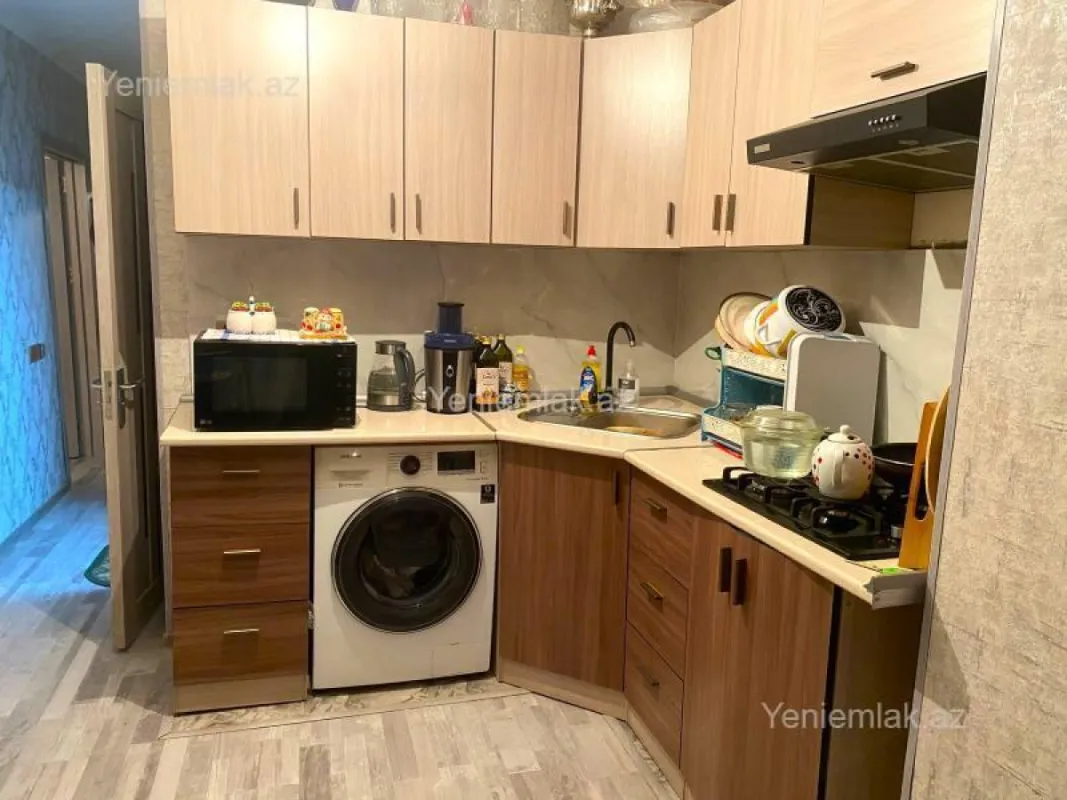 Satılır 3 otaqlı köhnə tikili 90 m²