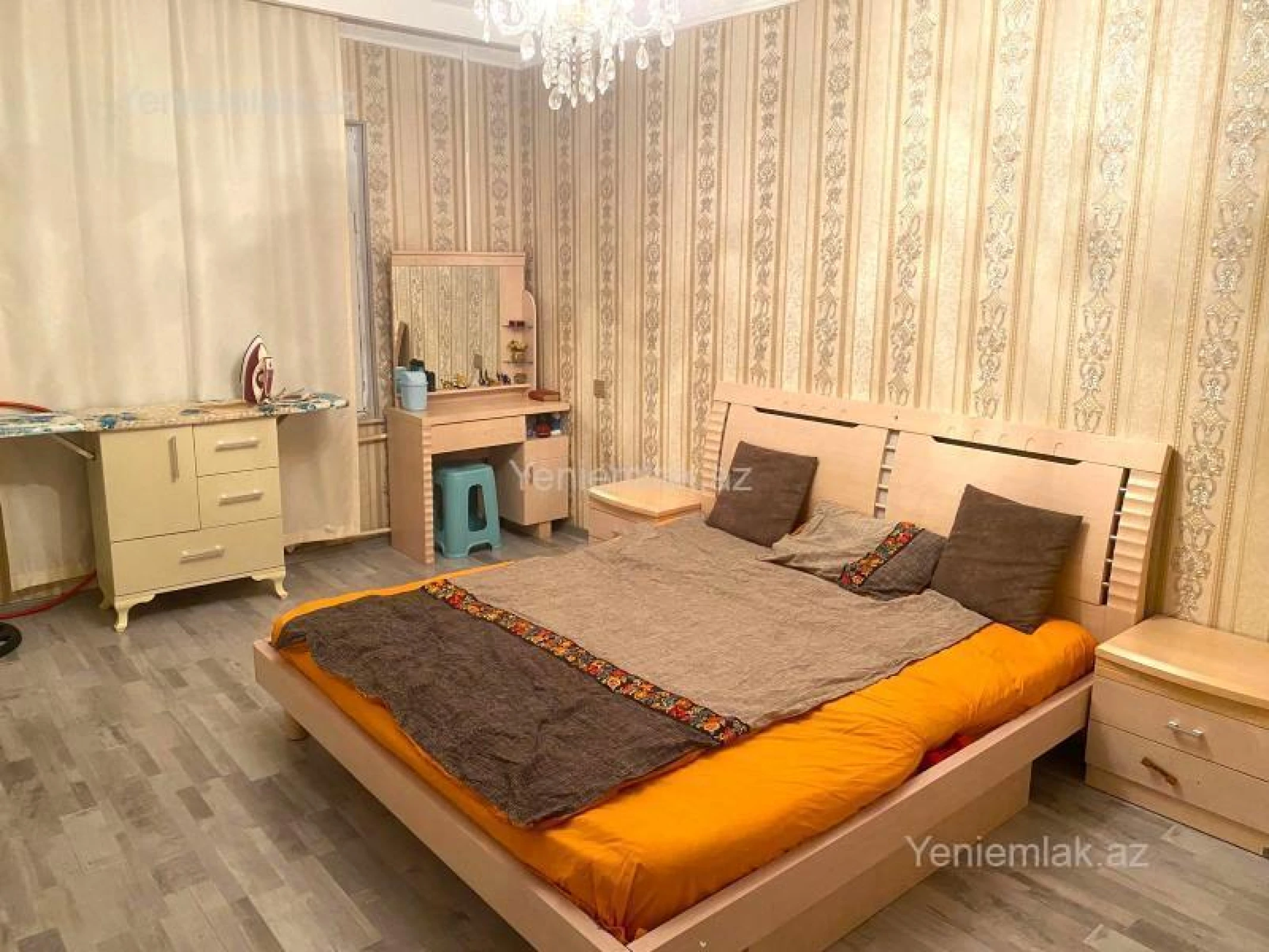 Satılır 3 otaqlı köhnə tikili 90 m²
