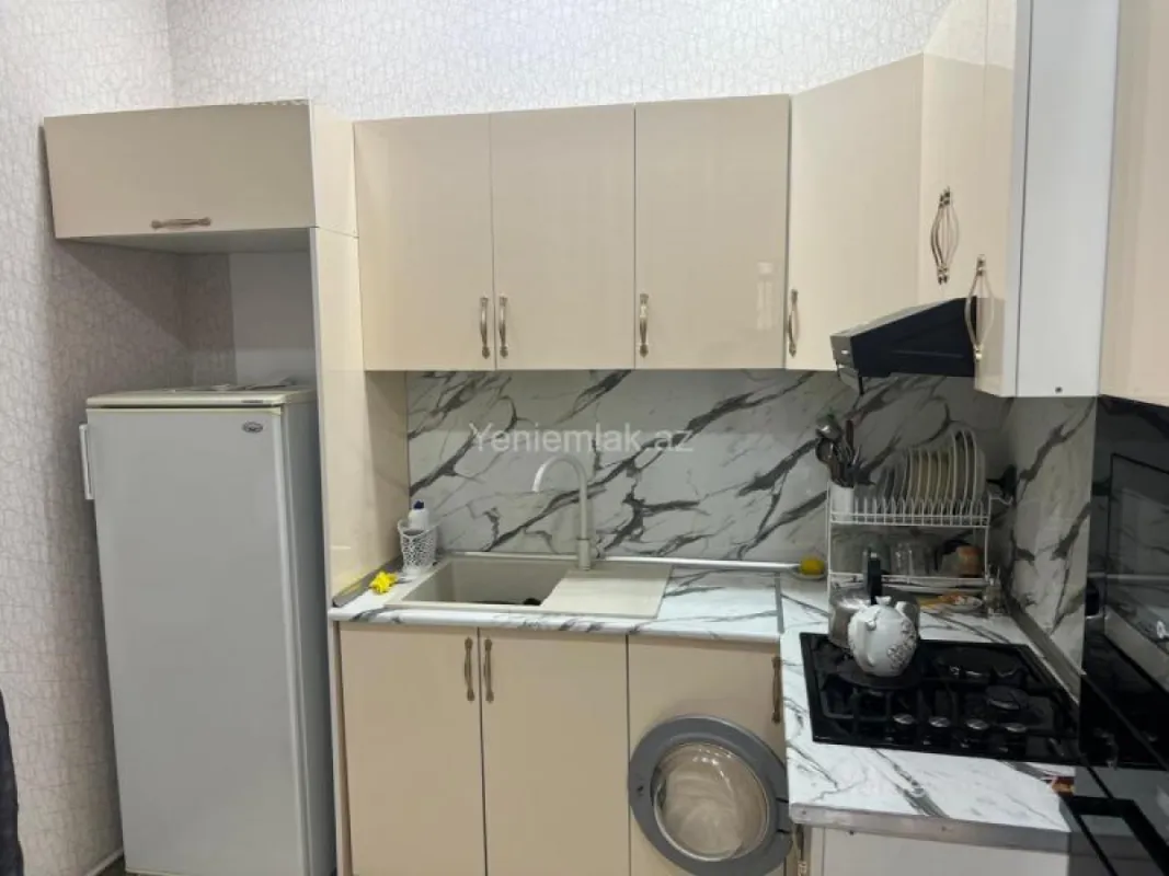 Satılır 3 otaqlı yeni tikili 100 m²