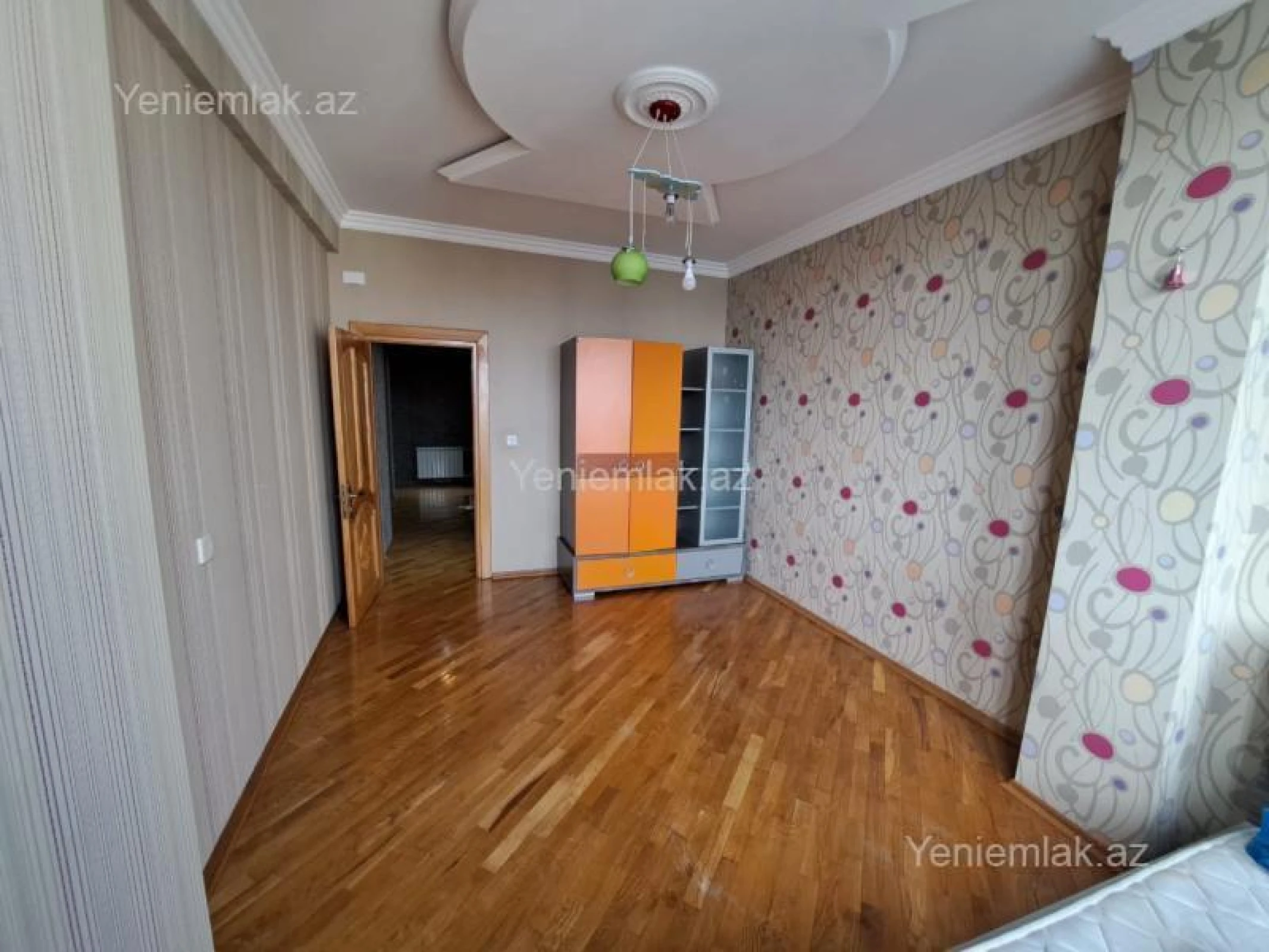 Satılır 3 otaqlı yeni tikili 140 m²