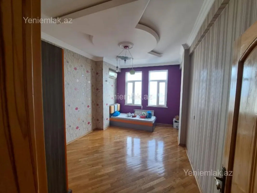 Satılır 3 otaqlı yeni tikili 140 m²