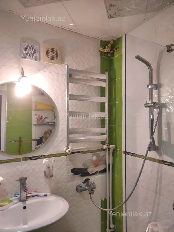 Satılır 2 otaqlı köhnə tikili 40 m²