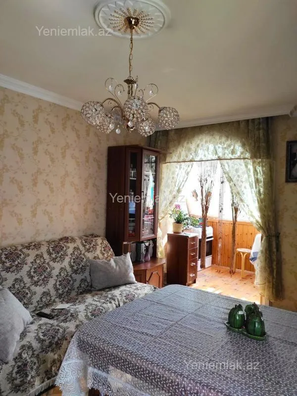 Satılır 2 otaqlı köhnə tikili 40 m²