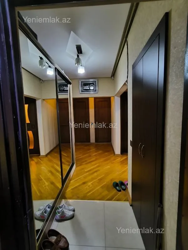 Satılır 3 otaqlı köhnə tikili 90 m²