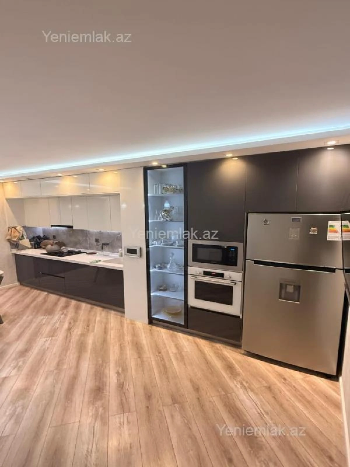 Satılır 3 otaqlı köhnə tikili 85 m²