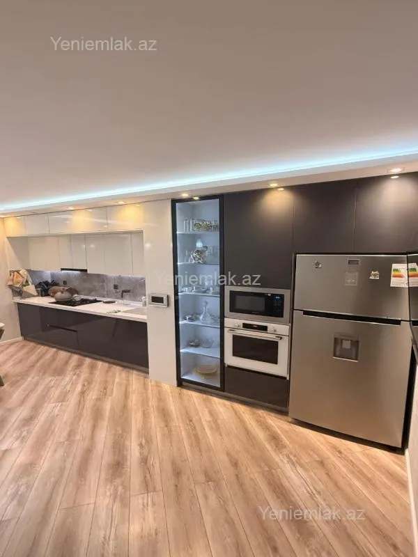 Satılır 3 otaqlı köhnə tikili 85 m²