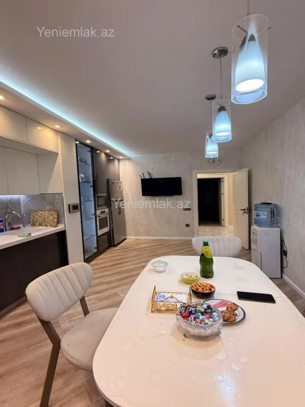 Satılır 3 otaqlı köhnə tikili 85 m²