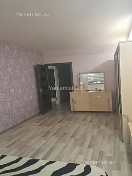 Satılır 4 otaqlı köhnə tikili 100 m²