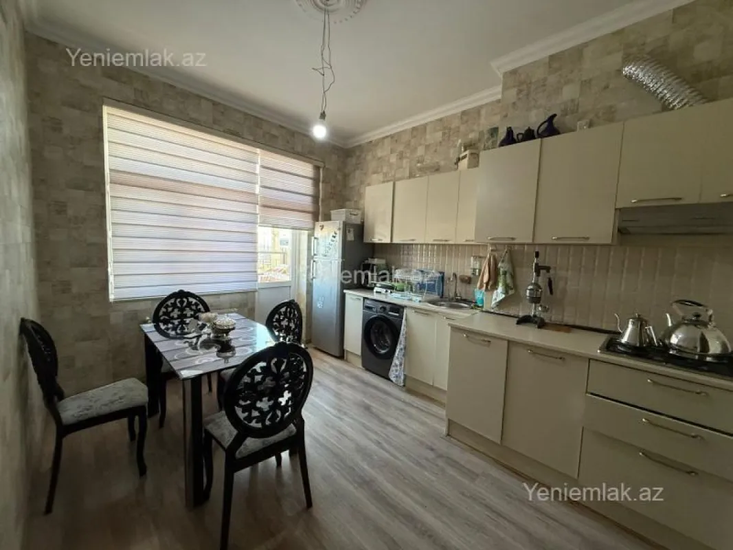 Satılır 3 otaqlı yeni tikili 120 m²