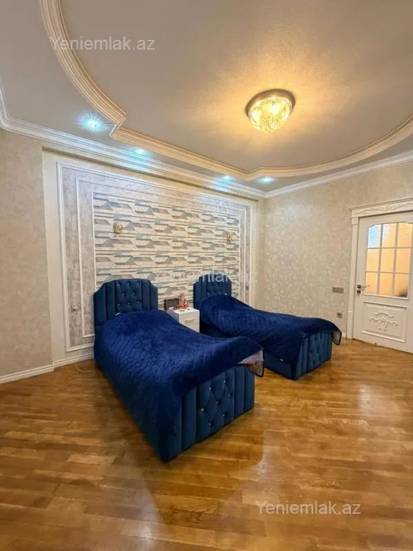 Satılır 3 otaqlı yeni tikili 135 m²