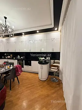 Satılır 3 otaqlı yeni tikili 135 m²