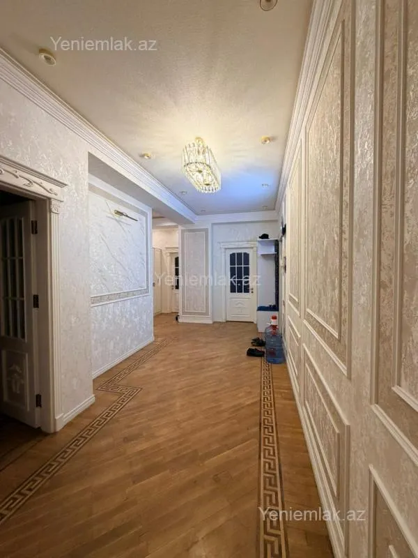 Satılır 3 otaqlı yeni tikili 135 m²