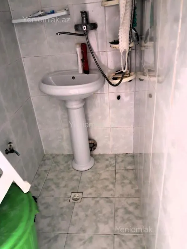 Satılır 2 otaqlı köhnə tikili 45 m²