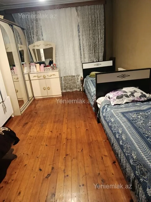 Satılır 3 otaqlı köhnə tikili 85 m²