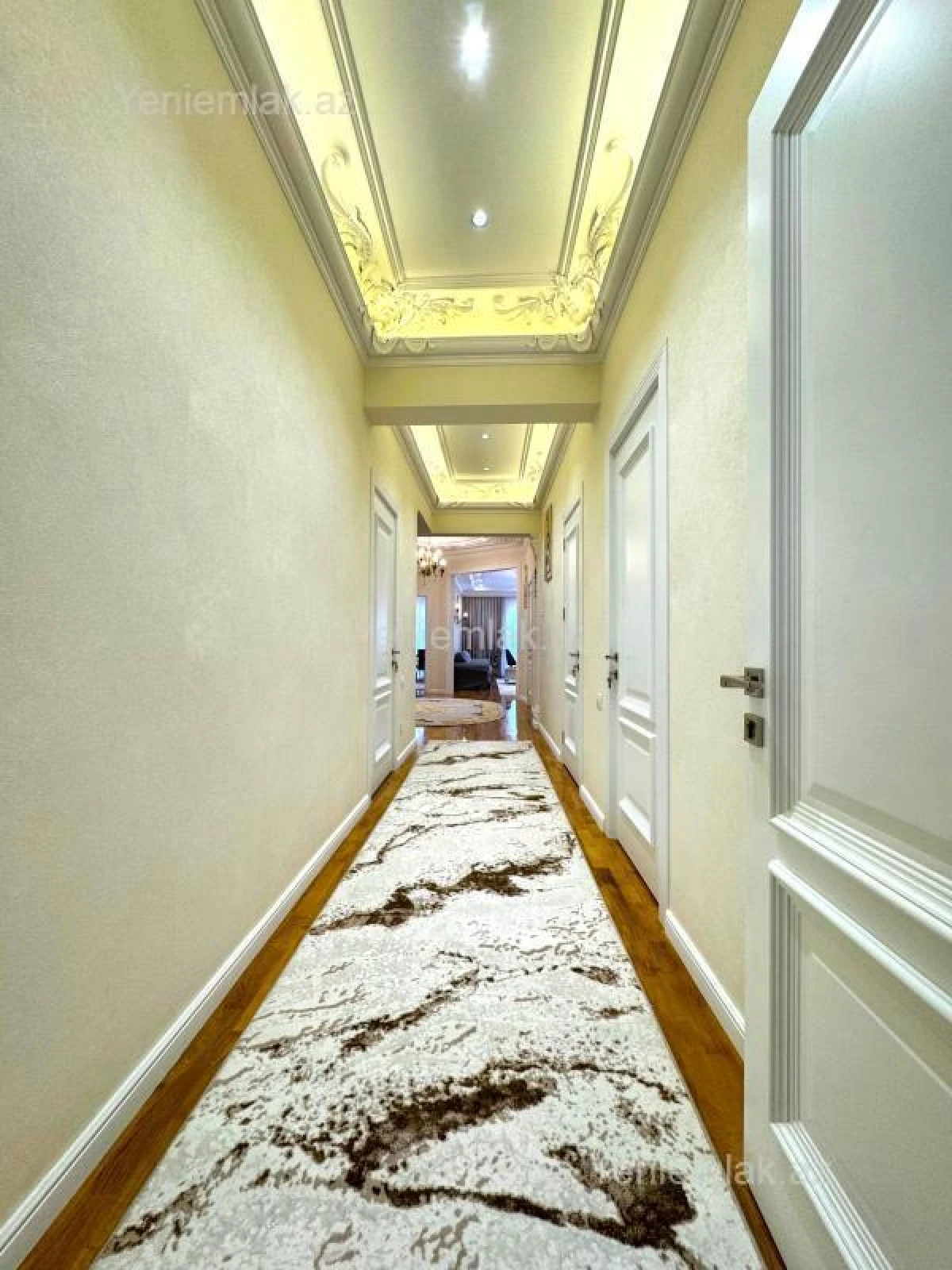 Satılır 4 otaqlı yeni tikili 225 m²