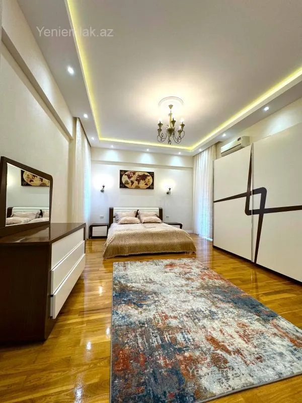 Satılır 4 otaqlı yeni tikili 225 m²