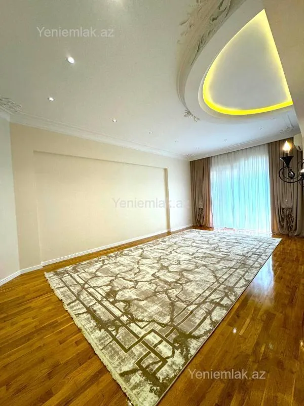 Satılır 4 otaqlı yeni tikili 225 m²