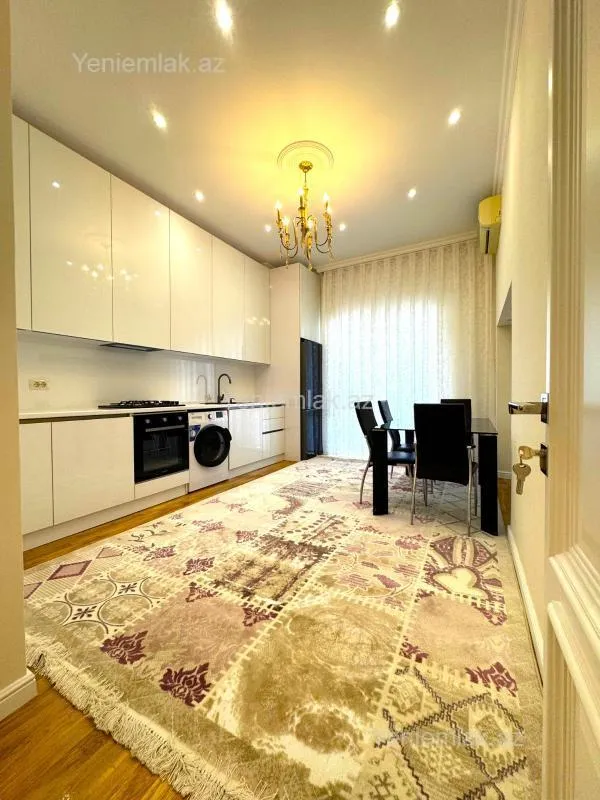 Satılır 4 otaqlı yeni tikili 225 m²