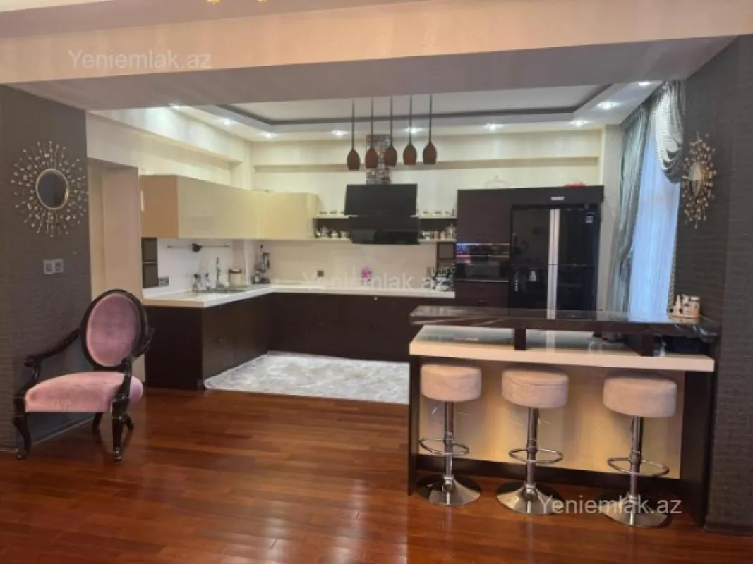 Satılır 4 otaqlı yeni tikili 165 m²