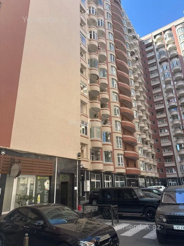 Satılır 4 otaqlı yeni tikili 165 m²