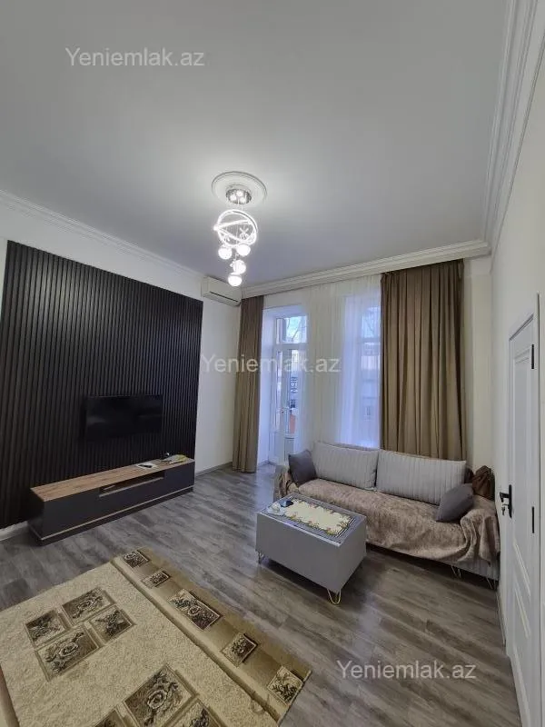 Satılır 2 otaqlı köhnə tikili 52 m²