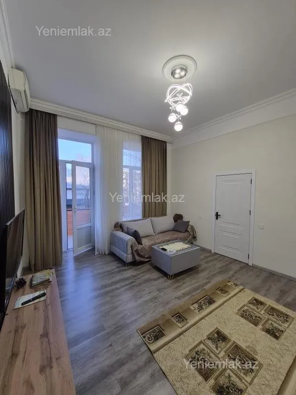 Satılır 2 otaqlı köhnə tikili 52 m²