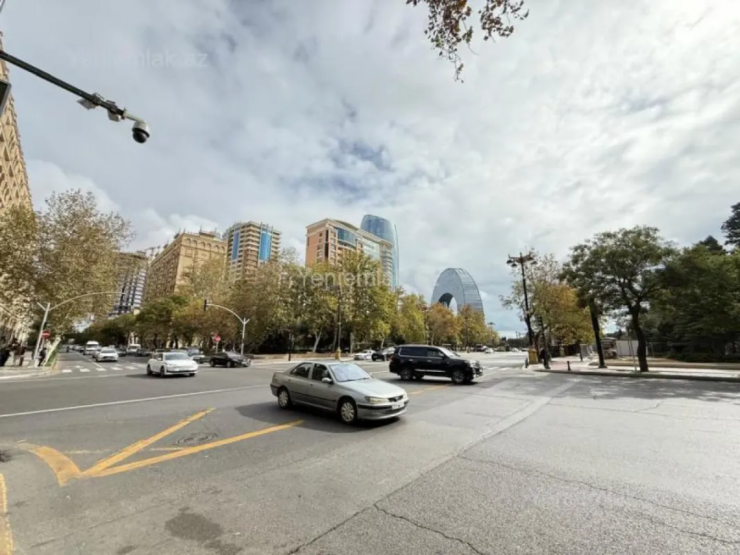 Satılır 2 otaqlı köhnə tikili 52 m²