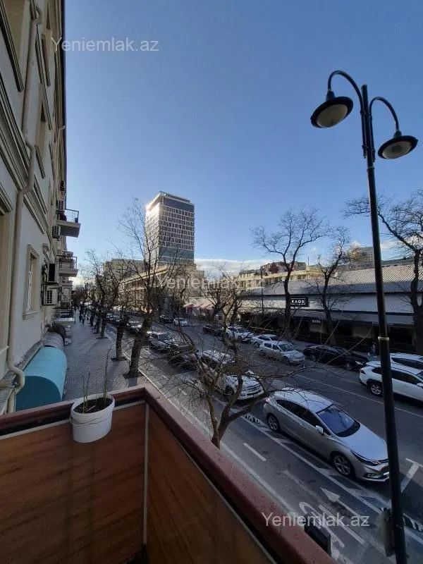 Satılır 2 otaqlı köhnə tikili 52 m²