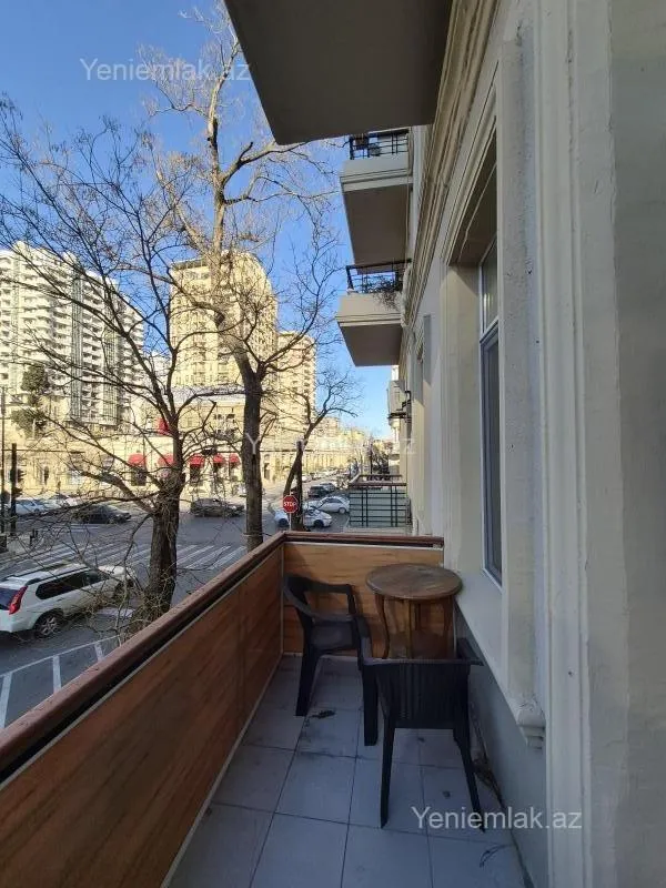 Satılır 2 otaqlı köhnə tikili 52 m²