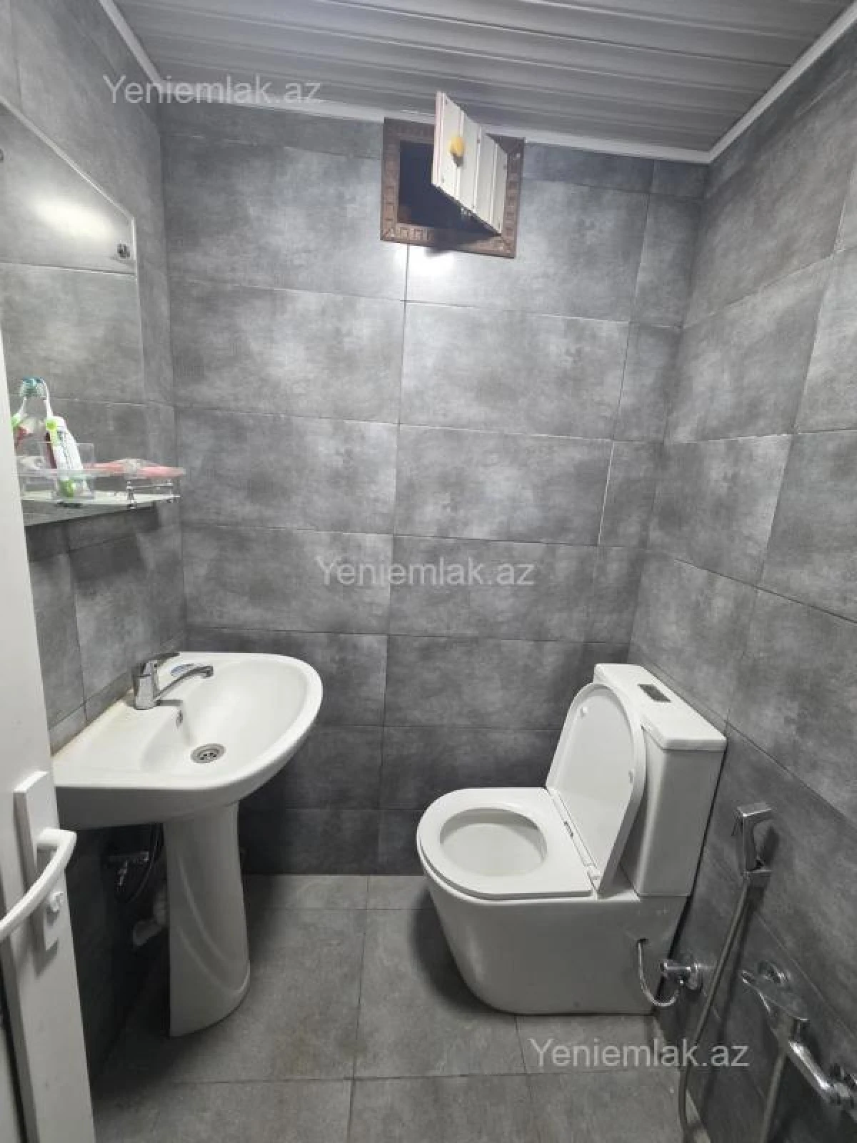 Satılır 2 otaqlı köhnə tikili 52 m²