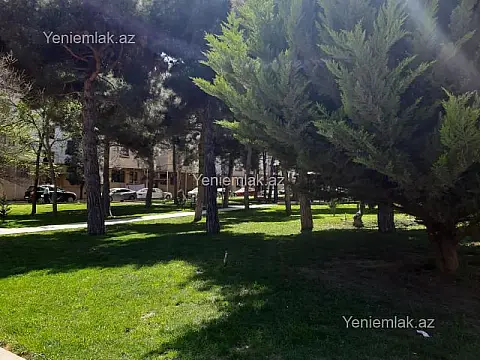 Satılır 2 otaqlı köhnə tikili 65 m²